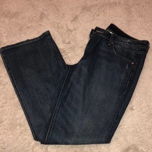 EUC Levi’s Premium Ultimate Boot cur Jeans 👖